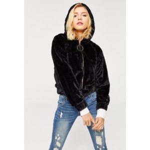 💎5/$25💎 Faux Fur Black Jacket with Gold Zippers